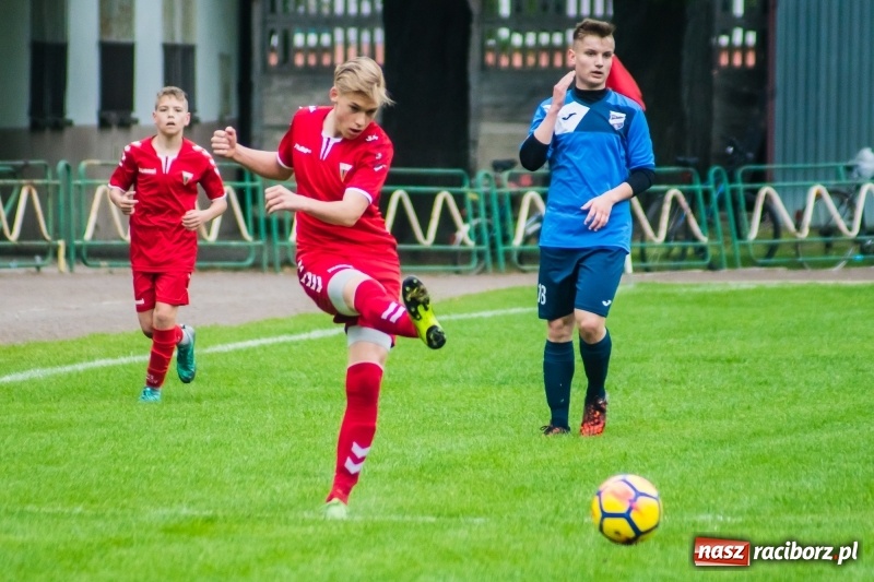 Zdjęcie w galerii na portalu naszraciborz.pl: Choć bardzo się starali, Tychom punktów nie urwali [FOTO] wiadomości z regionu