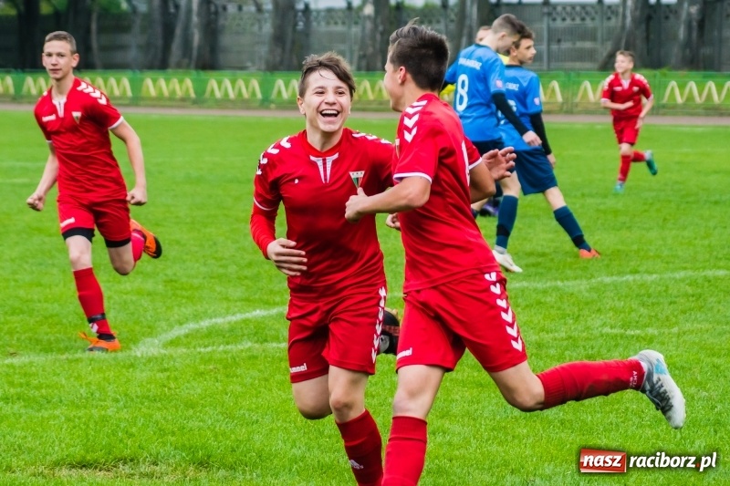 Zdjęcie w galerii na portalu naszraciborz.pl: Choć bardzo się starali, Tychom punktów nie urwali [FOTO] wiadomości z regionu
