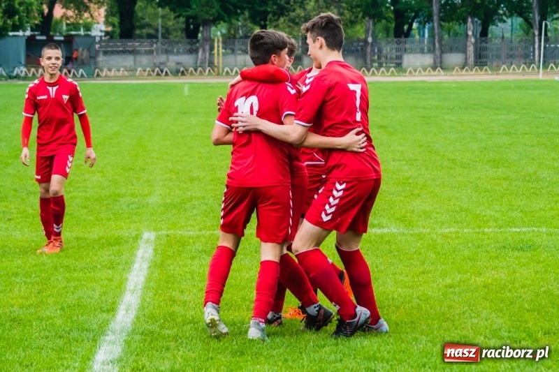 Zdjęcie w galerii na portalu naszraciborz.pl: Choć bardzo się starali, Tychom punktów nie urwali [FOTO] wiadomości z regionu