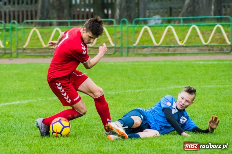 Zdjęcie w galerii na portalu naszraciborz.pl: Choć bardzo się starali, Tychom punktów nie urwali [FOTO] wiadomości z regionu
