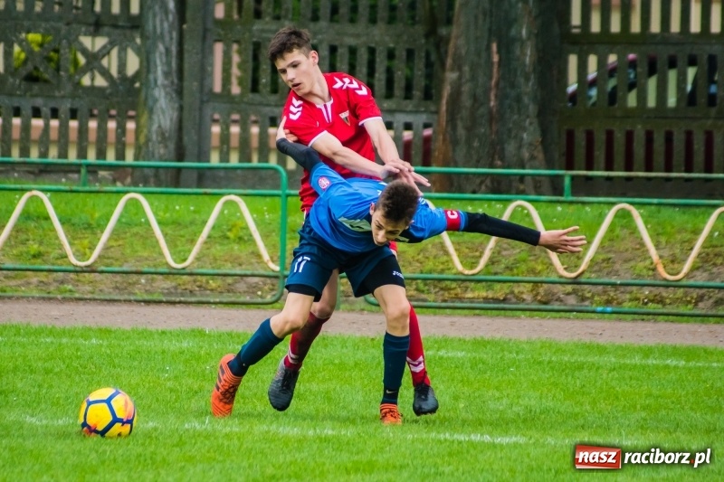 Zdjęcie w galerii na portalu naszraciborz.pl: Choć bardzo się starali, Tychom punktów nie urwali [FOTO] wiadomości z regionu