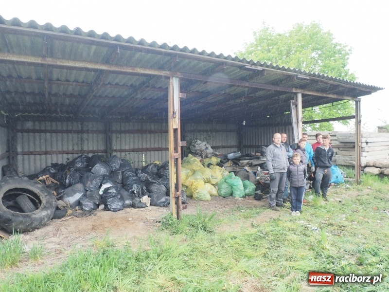 Zdjęcie w galerii na portalu naszraciborz.pl: W Rudniku dbają o środowisko. Sprzątnęli śmieci w całej gminie wiadomości z regionu