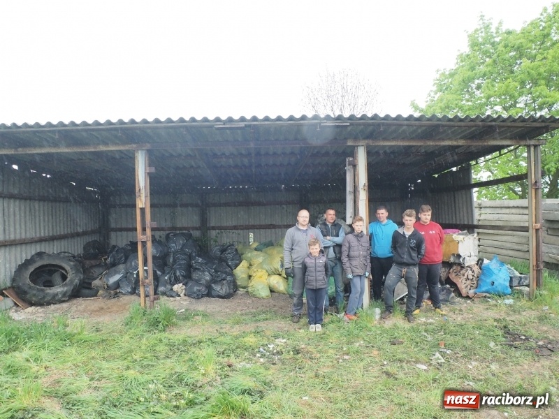 Zdjęcie w galerii na portalu naszraciborz.pl: W Rudniku dbają o środowisko. Sprzątnęli śmieci w całej gminie wiadomości z regionu