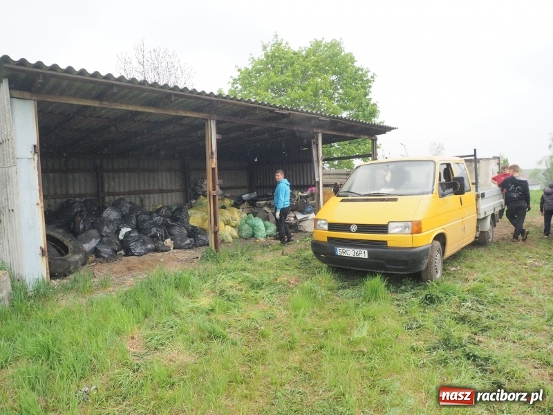 Zdjęcie w galerii na portalu naszraciborz.pl: W Rudniku dbają o środowisko. Sprzątnęli śmieci w całej gminie wiadomości z regionu