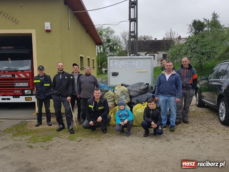 Zdjęcie w galerii na portalu naszraciborz.pl: W Rudniku dbają o środowisko. Sprzątnęli śmieci w całej gminie wiadomości z regionu