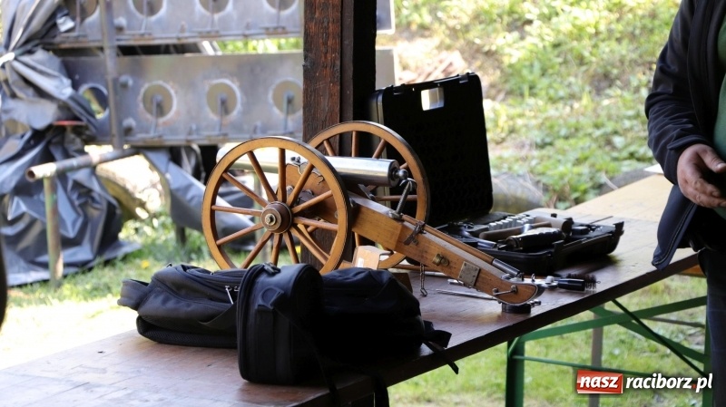 Zdjęcie w galerii na portalu naszraciborz.pl: Rodzinny piknik z braćmi kurkowymi [FOTO] wiadomości z regionu