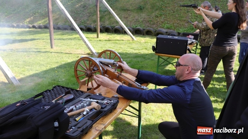 Zdjęcie w galerii na portalu naszraciborz.pl: Rodzinny piknik z braćmi kurkowymi [FOTO] wiadomości z regionu