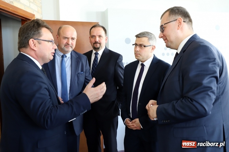 Zdjęcie w galerii na portalu naszraciborz.pl: Ważna informacja dla biznesu. Otwarto Centrum Obsługi Przedsiębiorców  wiadomości z regionu