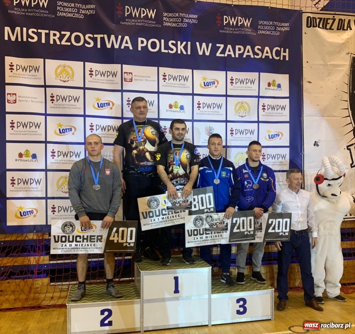 Zdjęcie w galerii na portalu naszraciborz.pl: Zapaśnicy Dębu Brzeźnica z medalami Mistrzostw Polski wiadomości z regionu