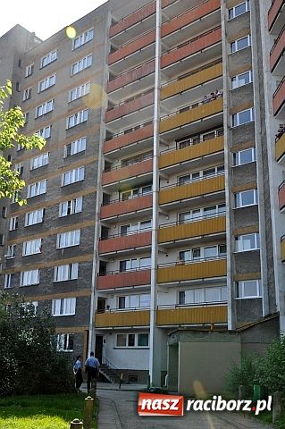Zdjęcie w galerii na portalu naszraciborz.pl: Wyskoczył z dziesiątego piętra wiadomości z regionu