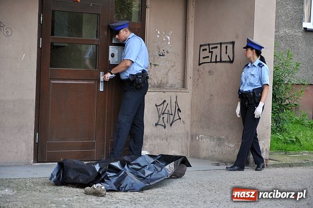 Zdjęcie w galerii na portalu naszraciborz.pl: Wyskoczył z dziesiątego piętra wiadomości z regionu