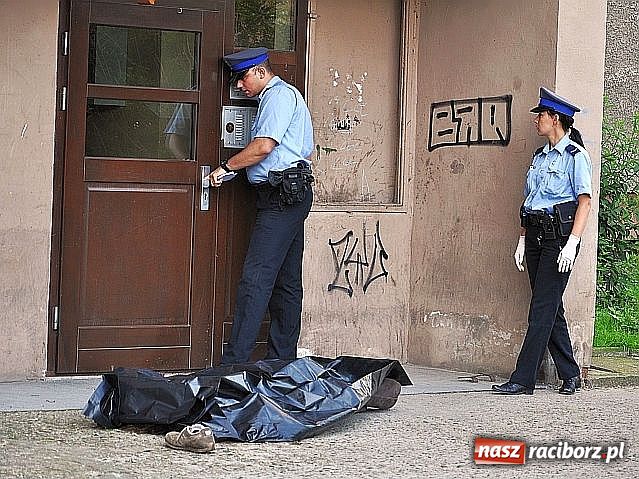 Zdjęcie w galerii na portalu naszraciborz.pl: Wyskoczył z dziesiątego piętra wiadomości z regionu