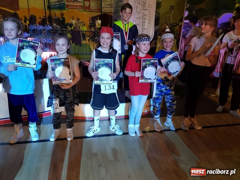 Zdjęcie w galerii na portalu naszraciborz.pl: Tancerze SKAZY z tytułami mistrzów Polski  wiadomości z regionu