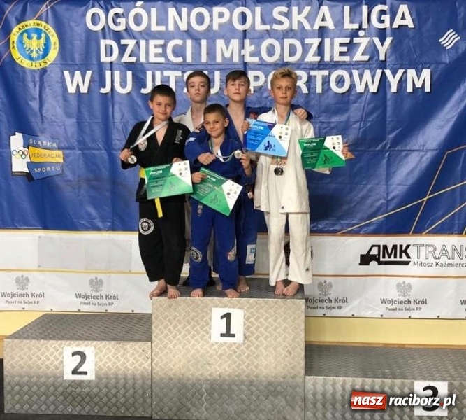 Zdjęcie w galerii na portalu naszraciborz.pl: Łamatorzy na katowickich matach  wiadomości z regionu