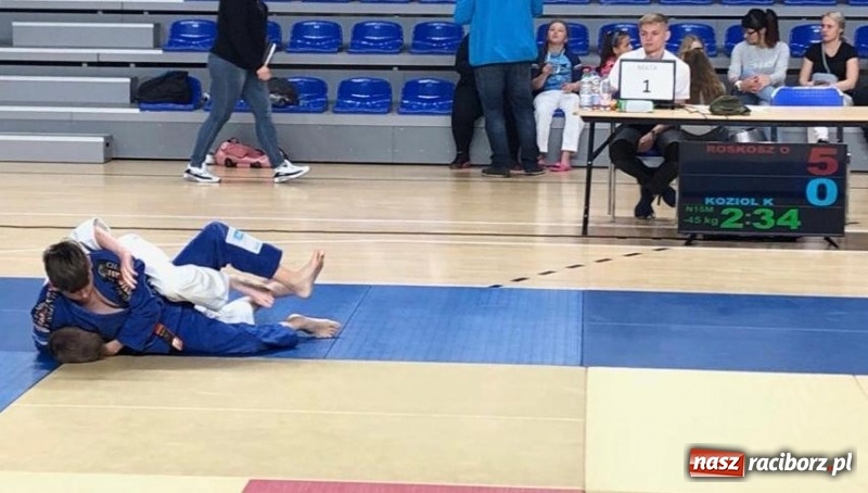 Zdjęcie w galerii na portalu naszraciborz.pl: Łamatorzy na katowickich matach  wiadomości z regionu