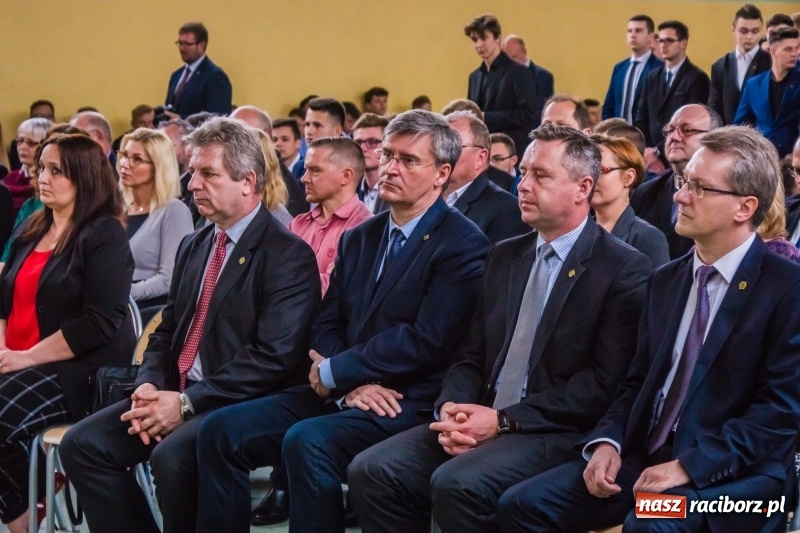 Zdjęcie w galerii na portalu naszraciborz.pl: Ponad setka absolwentów Mechanika odebrała świadectwa [FOTO] wiadomości z regionu