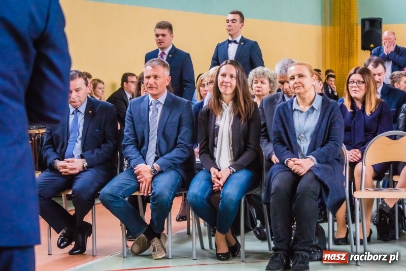 Zdjęcie w galerii na portalu naszraciborz.pl: Ponad setka absolwentów Mechanika odebrała świadectwa [FOTO] wiadomości z regionu