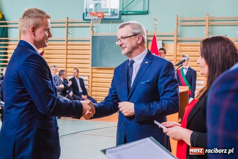 Zdjęcie w galerii na portalu naszraciborz.pl: Ponad setka absolwentów Mechanika odebrała świadectwa [FOTO] wiadomości z regionu