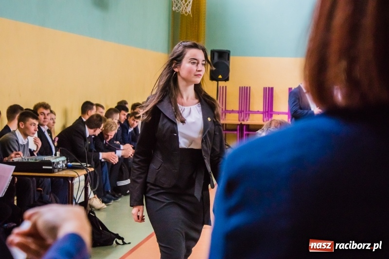 Zdjęcie w galerii na portalu naszraciborz.pl: Ponad setka absolwentów Mechanika odebrała świadectwa [FOTO] wiadomości z regionu