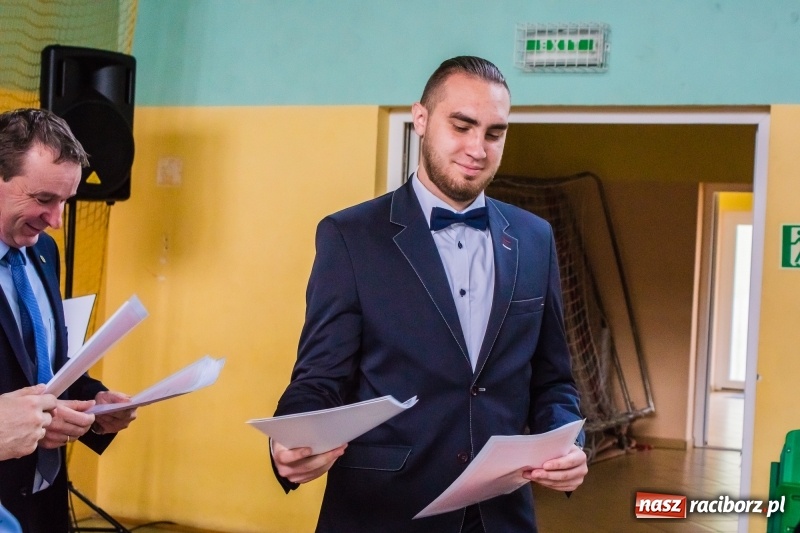 Zdjęcie w galerii na portalu naszraciborz.pl: Ponad setka absolwentów Mechanika odebrała świadectwa [FOTO] wiadomości z regionu