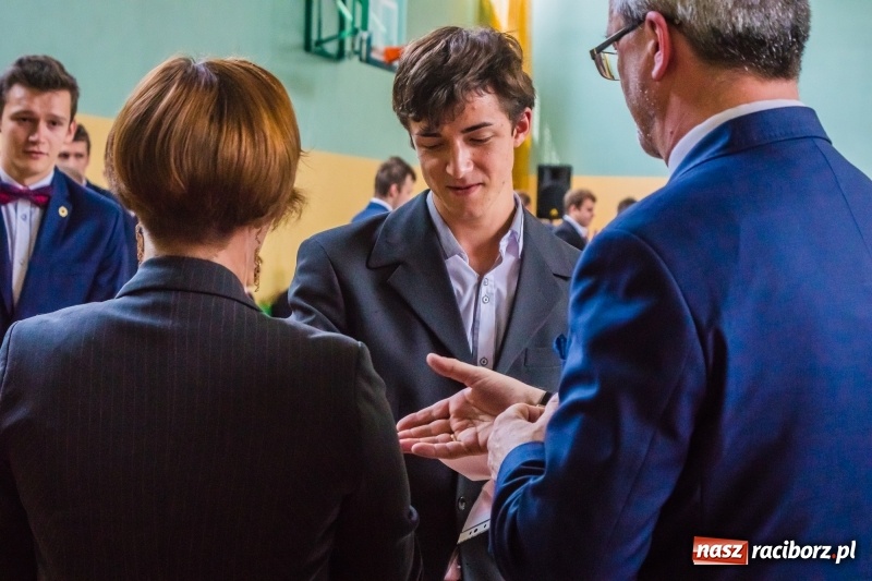 Zdjęcie w galerii na portalu naszraciborz.pl: Ponad setka absolwentów Mechanika odebrała świadectwa [FOTO] wiadomości z regionu