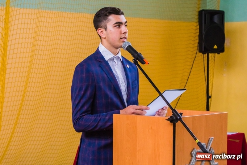 Zdjęcie w galerii na portalu naszraciborz.pl: Ponad setka absolwentów Mechanika odebrała świadectwa [FOTO] wiadomości z regionu