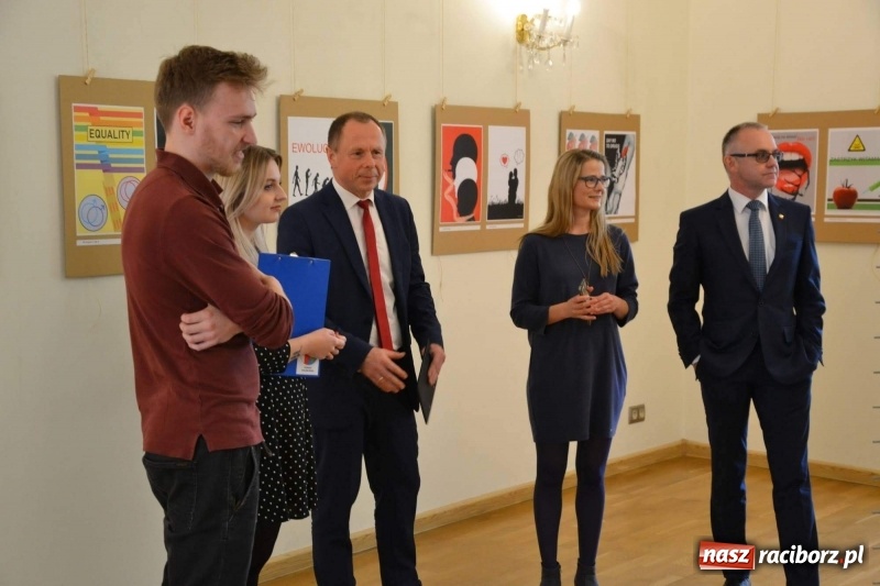 Zdjęcie w galerii na portalu naszraciborz.pl: Podwójny finisaż na Zamku Piastowskim za nami  wiadomości z regionu