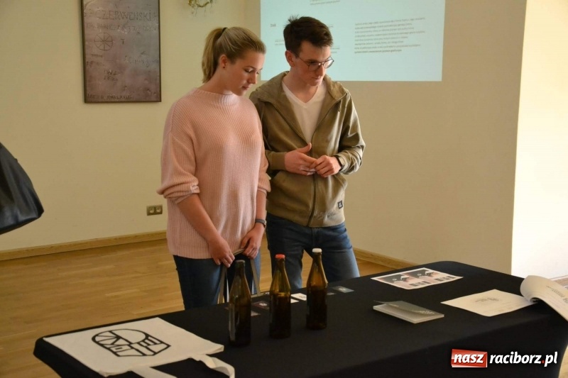 Zdjęcie w galerii na portalu naszraciborz.pl: Podwójny finisaż na Zamku Piastowskim za nami  wiadomości z regionu