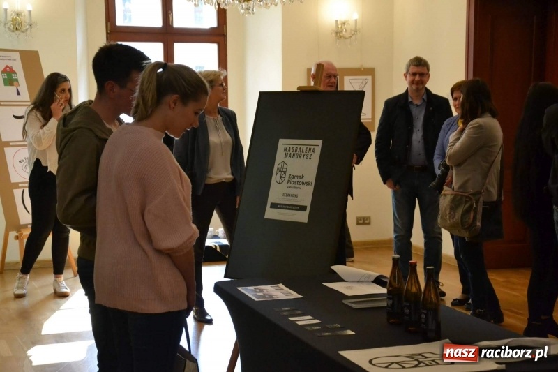 Zdjęcie w galerii na portalu naszraciborz.pl: Podwójny finisaż na Zamku Piastowskim za nami  wiadomości z regionu