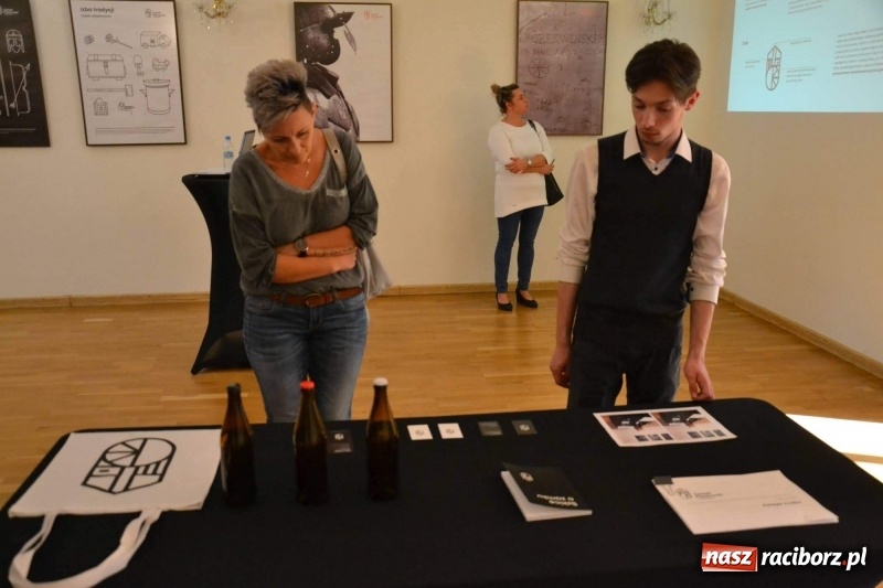 Zdjęcie w galerii na portalu naszraciborz.pl: Podwójny finisaż na Zamku Piastowskim za nami  wiadomości z regionu