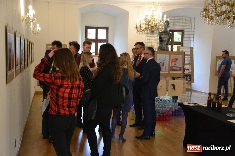 Zdjęcie w galerii na portalu naszraciborz.pl: Podwójny finisaż na Zamku Piastowskim za nami  wiadomości z regionu