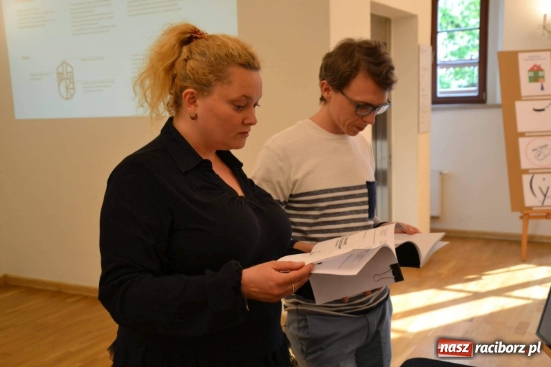 Zdjęcie w galerii na portalu naszraciborz.pl: Podwójny finisaż na Zamku Piastowskim za nami  wiadomości z regionu