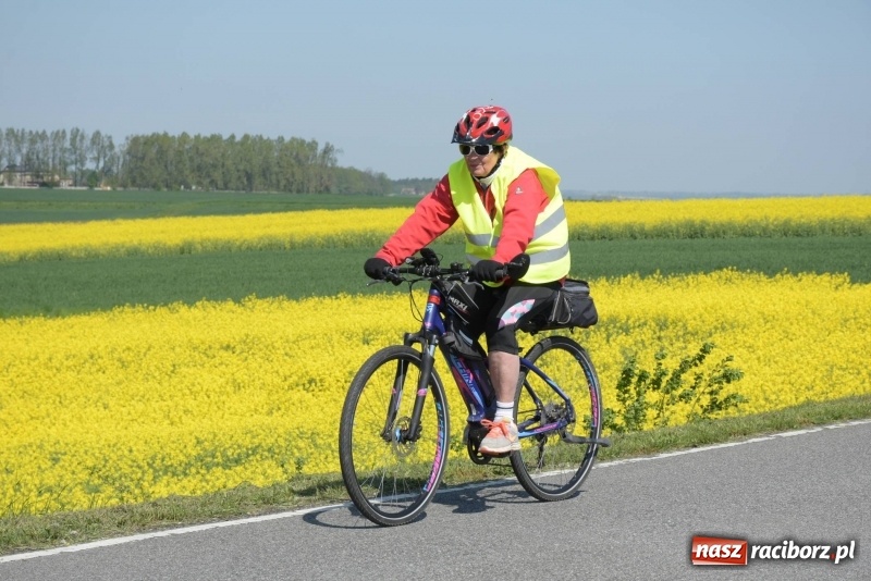 Zdjęcie w galerii na portalu naszraciborz.pl: Ale jazda ! Rajd rozpoczynający sezon rowerowy w gminie Krzyżanowice  wiadomości z regionu