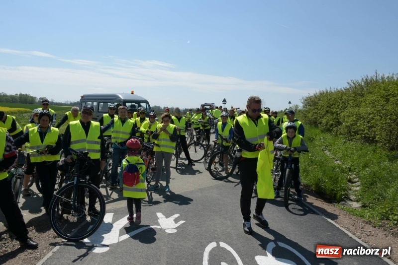 Zdjęcie w galerii na portalu naszraciborz.pl: Ale jazda ! Rajd rozpoczynający sezon rowerowy w gminie Krzyżanowice  wiadomości z regionu