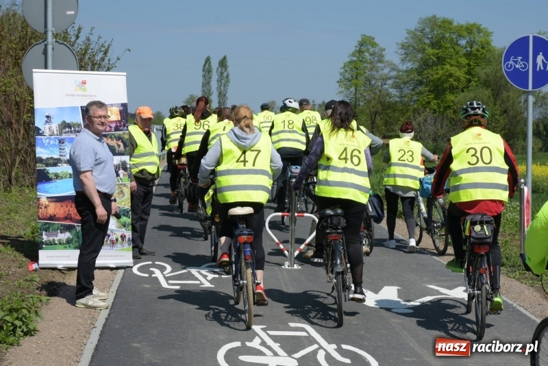 Zdjęcie w galerii na portalu naszraciborz.pl: Ale jazda ! Rajd rozpoczynający sezon rowerowy w gminie Krzyżanowice  wiadomości z regionu