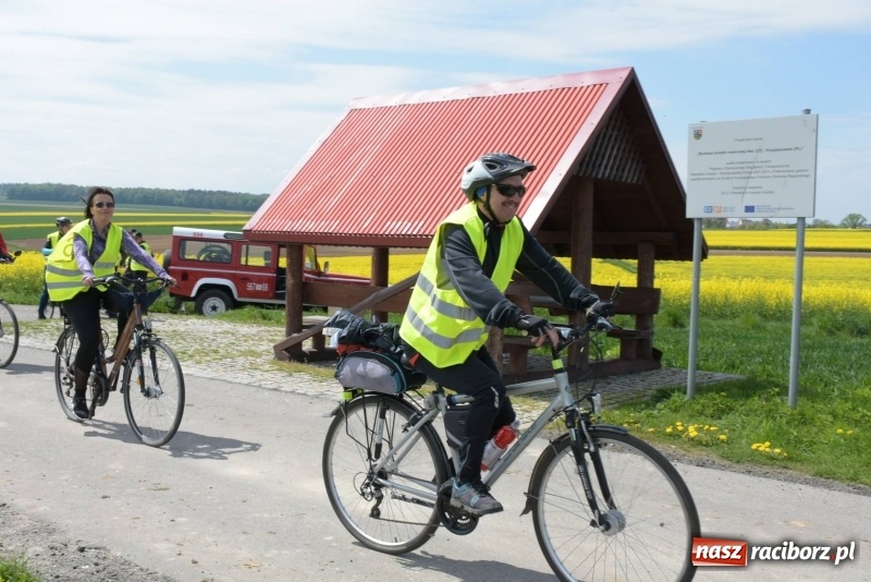 Zdjęcie w galerii na portalu naszraciborz.pl: Ale jazda ! Rajd rozpoczynający sezon rowerowy w gminie Krzyżanowice  wiadomości z regionu