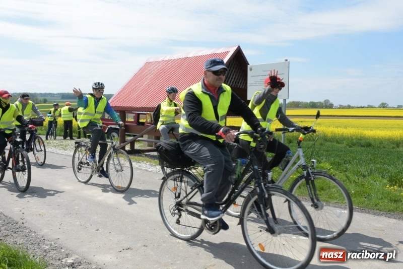 Zdjęcie w galerii na portalu naszraciborz.pl: Ale jazda ! Rajd rozpoczynający sezon rowerowy w gminie Krzyżanowice  wiadomości z regionu