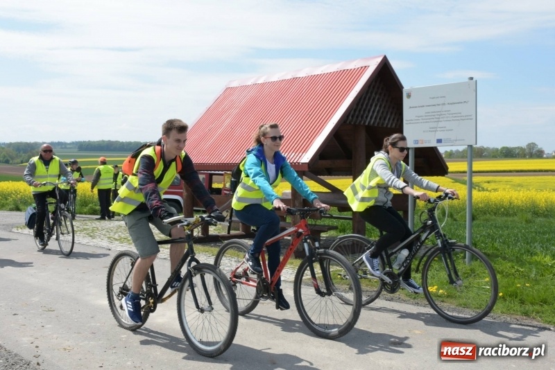 Zdjęcie w galerii na portalu naszraciborz.pl: Ale jazda ! Rajd rozpoczynający sezon rowerowy w gminie Krzyżanowice  wiadomości z regionu