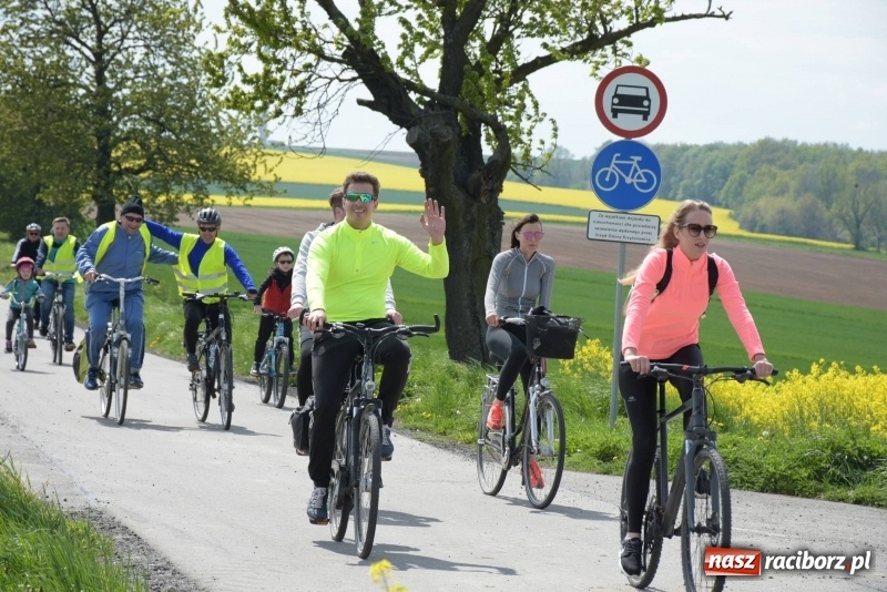 Zdjęcie w galerii na portalu naszraciborz.pl: Ale jazda ! Rajd rozpoczynający sezon rowerowy w gminie Krzyżanowice  wiadomości z regionu