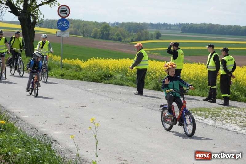 Zdjęcie w galerii na portalu naszraciborz.pl: Ale jazda ! Rajd rozpoczynający sezon rowerowy w gminie Krzyżanowice  wiadomości z regionu