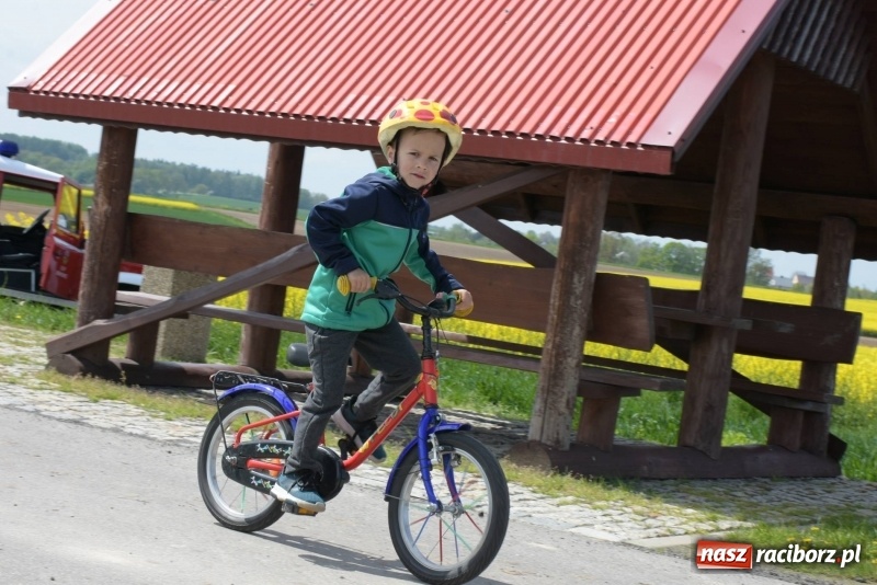 Zdjęcie w galerii na portalu naszraciborz.pl: Ale jazda ! Rajd rozpoczynający sezon rowerowy w gminie Krzyżanowice  wiadomości z regionu