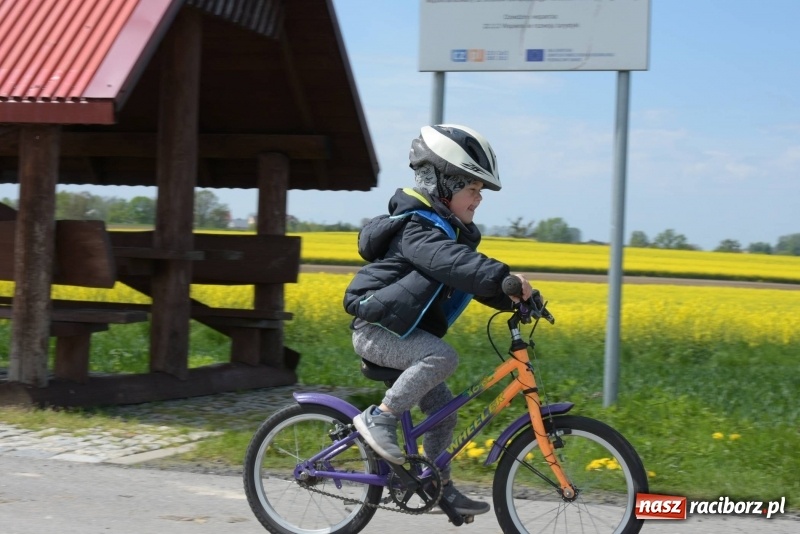 Zdjęcie w galerii na portalu naszraciborz.pl: Ale jazda ! Rajd rozpoczynający sezon rowerowy w gminie Krzyżanowice  wiadomości z regionu