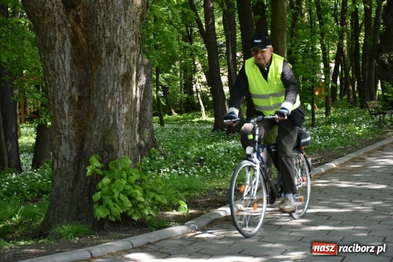 Zdjęcie w galerii na portalu naszraciborz.pl: Ale jazda ! Rajd rozpoczynający sezon rowerowy w gminie Krzyżanowice  wiadomości z regionu