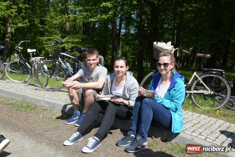 Zdjęcie w galerii na portalu naszraciborz.pl: Ale jazda ! Rajd rozpoczynający sezon rowerowy w gminie Krzyżanowice  wiadomości z regionu