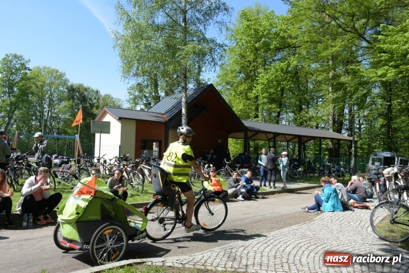 Zdjęcie w galerii na portalu naszraciborz.pl: Ale jazda ! Rajd rozpoczynający sezon rowerowy w gminie Krzyżanowice  wiadomości z regionu
