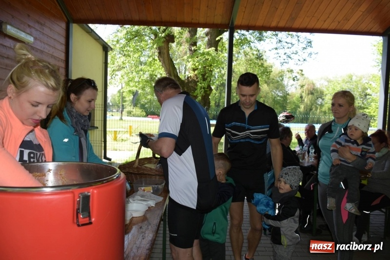 Zdjęcie w galerii na portalu naszraciborz.pl: Ale jazda ! Rajd rozpoczynający sezon rowerowy w gminie Krzyżanowice  wiadomości z regionu