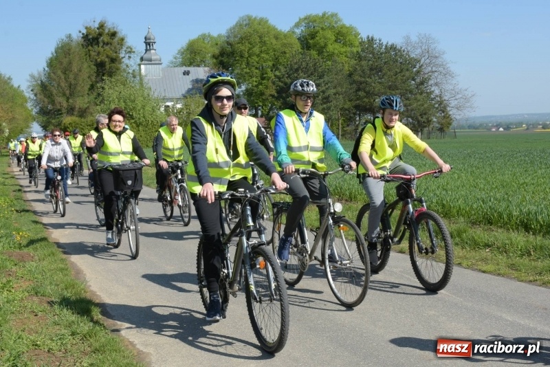 Zdjęcie w galerii na portalu naszraciborz.pl: Ale jazda ! Rajd rozpoczynający sezon rowerowy w gminie Krzyżanowice  wiadomości z regionu