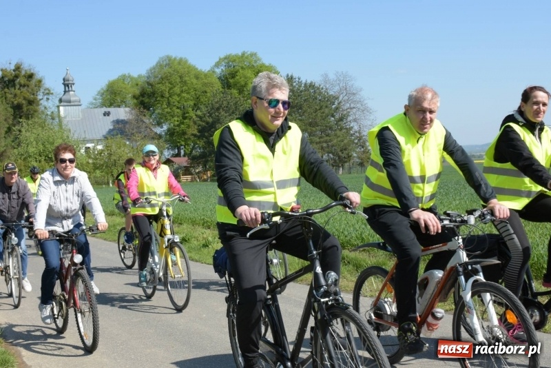 Zdjęcie w galerii na portalu naszraciborz.pl: Ale jazda ! Rajd rozpoczynający sezon rowerowy w gminie Krzyżanowice  wiadomości z regionu