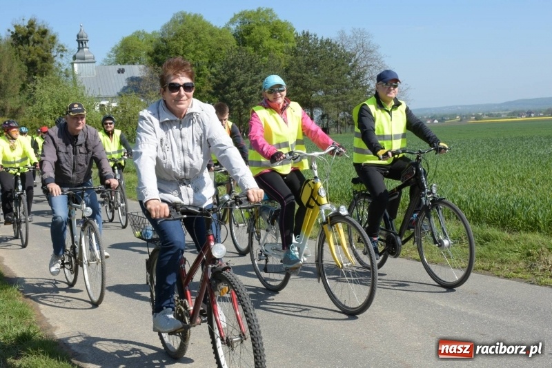 Zdjęcie w galerii na portalu naszraciborz.pl: Ale jazda ! Rajd rozpoczynający sezon rowerowy w gminie Krzyżanowice  wiadomości z regionu