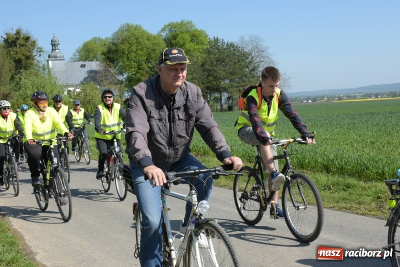 Zdjęcie w galerii na portalu naszraciborz.pl: Ale jazda ! Rajd rozpoczynający sezon rowerowy w gminie Krzyżanowice  wiadomości z regionu